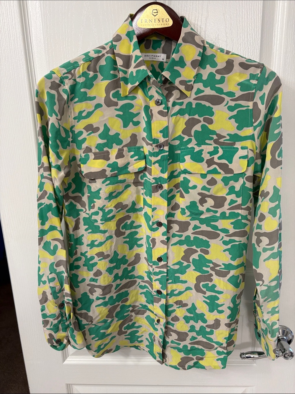 Equipment Femme  Green, Yellow & Gray Camo Button-Down 💯 silk shirt